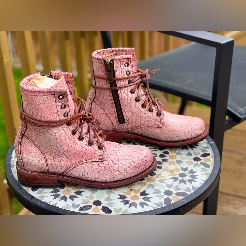 Manchester by Freebird Steven size 8